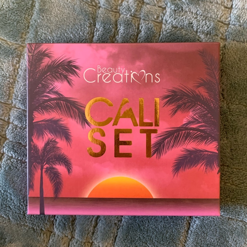Beauty Creations Cali Set eyeshadow palette.